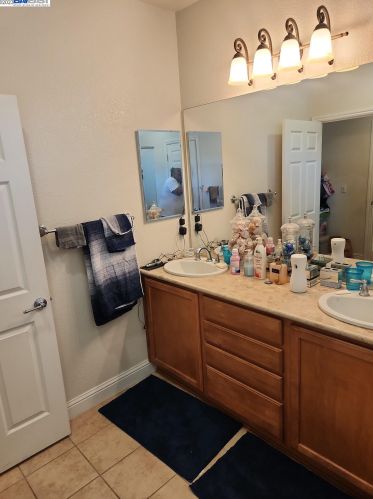 1549 Maple Valley St, Manteca CA 95336-5127 exterior