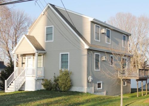 88 Smith St, Groton, CT 06340-4027