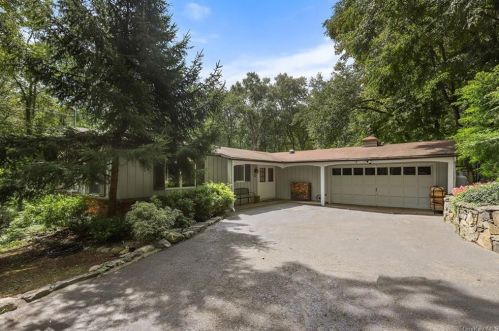84 High Ridge Rd, Scotts Corners, NY 10576-1605