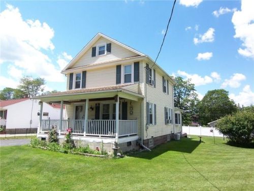 12 Laurel Dr, Cowlesville, NY 14011-1217