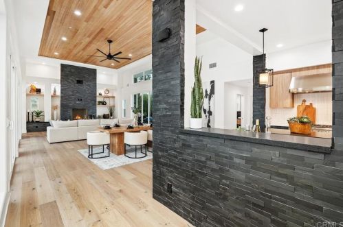 1500 Gamble Ln, Escondido CA  92029-4321 exterior