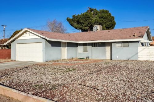 45304 6th St, Lancaster, CA 93535-2047