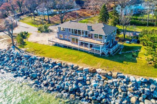 516 Asharoken Ave, Northport, NY 11768-1176