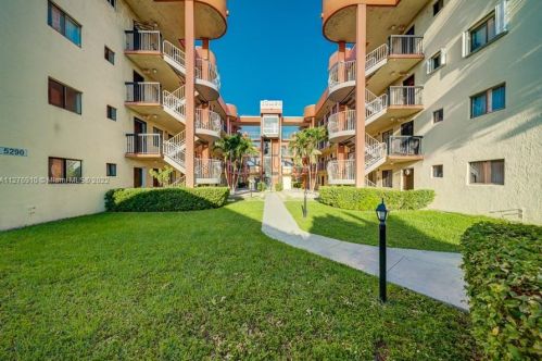 5300 21st Ct, Hialeah, FL 33016-7073