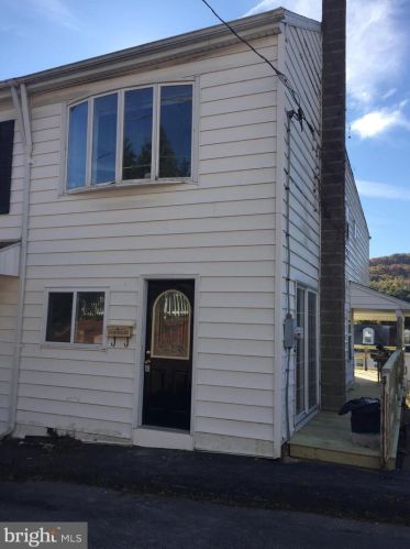 1312 Arch St, Ashland, PA 17921-1108