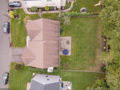 11 Autumn Dr, Scotch Plains NJ  07076-2431 exterior