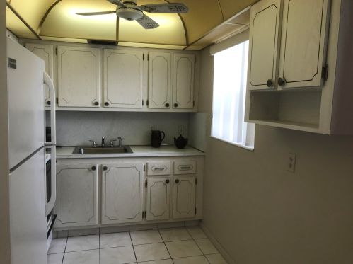 37 Chatham B, West Palm Beach, FL 33417-1807