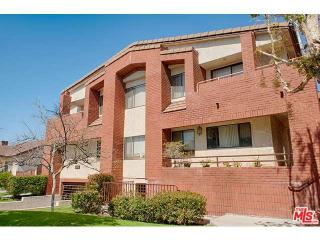 527 Harvard St, Glendale, CA 91204-1174