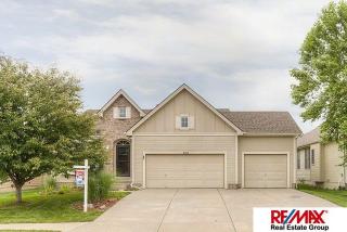 2718 Tulip Ln, Bellevue, NE 68147-8405