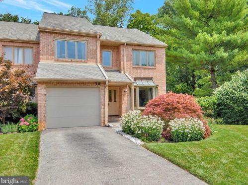 24 Militia Hill Dr, Wayne, PA 19087-5846