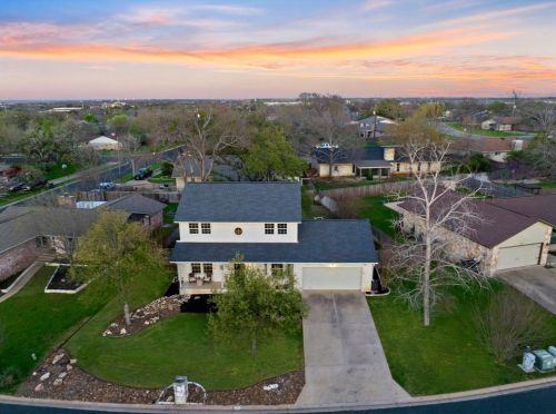 302 Deepwood Dr, Georgetown TX 78628-8305 exterior