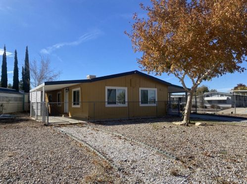 13796 Rockford Dr, Victorville, CA 92395-4931
