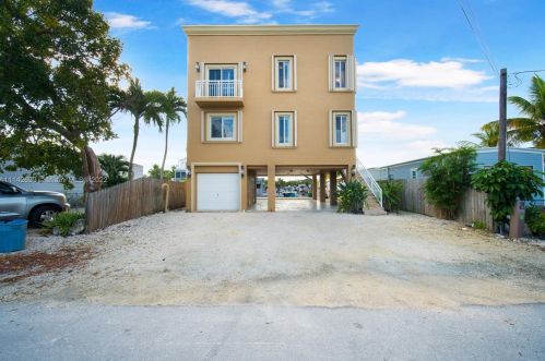 15 Eagle Dr, Key Largo, FL 33037-3006