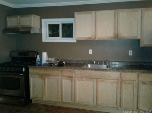 45 Bishop Ave, Bridgeport, CT 06610-2543