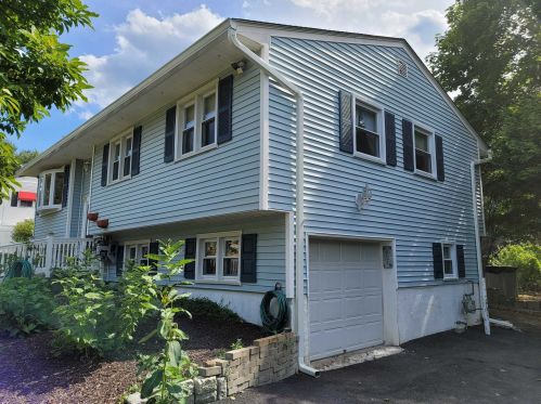 31 Top O Hill Rd, New Hamburg, NY 12590-2232
