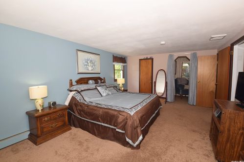 418 Walker St, Babylon NY  11704-3017 exterior