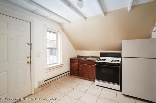 250 Hancock Ave, Pelican Island NJ  08751-2043 exterior