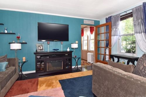 1534 Overing St, Bronx, NY 10461-3106