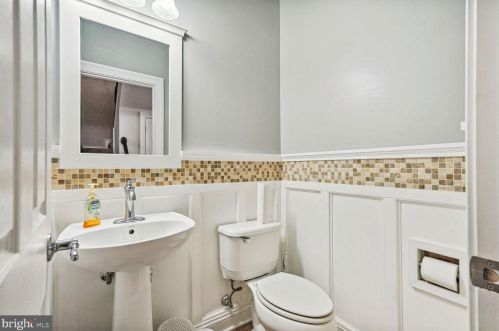 502 Red Raspberry Ter, Leesburg VA 20175-5427 exterior