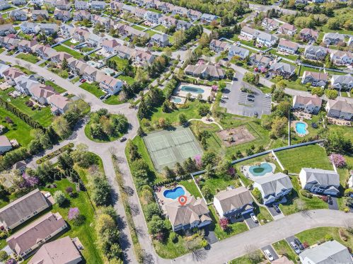 50 Pinehurst Dr, Mount Sinai NY  11766-3421 exterior