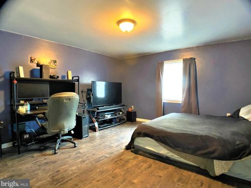 381 Lake St, Ephrata PA  17522-2456 exterior