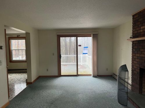 4 Goulds Hill Rd, Newton, NH 03858-3300