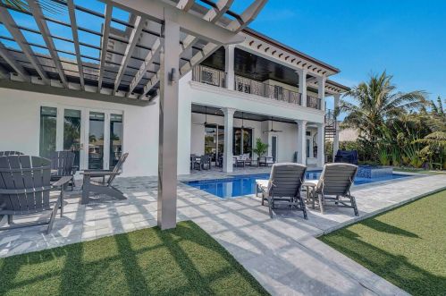 1200 Bimini Ln, West Palm Beach, FL 33404-2707