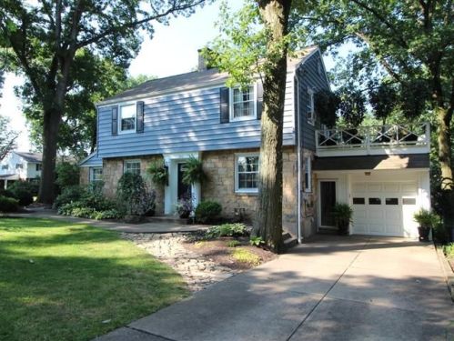 200 Mary Ann Dr, Glenshaw, PA 15116-2510