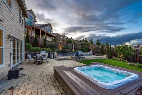 3837 Sedgemoore Dr, Santa Rosa CA  95404-7620 exterior