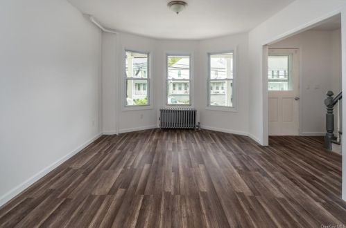 36 Parker St, Rye Brook NY  10573-3913 exterior