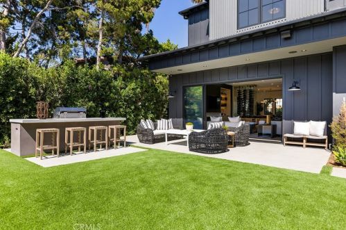 4955 Haskell Ave, Van Nuys CA  91436-1674 exterior