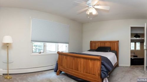 11 Glenwood Dr, Upper Saddle River NJ  07458-3303 exterior