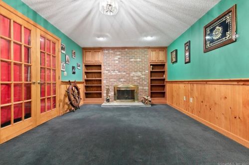 54 Jacobson Farm Rd, East Hampton CT  06424-1659 exterior