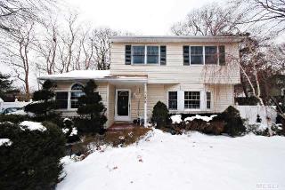 1206 Broadway Ave, Holbrook, NY 11741-5413