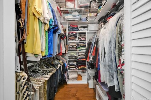 1340 Kenwood Rd, Seal Beach CA  90740-3398 exterior