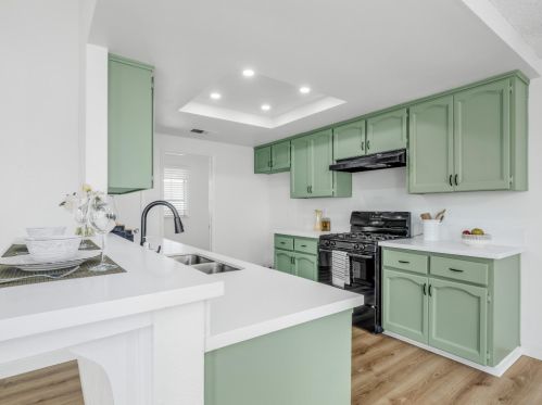 855 Mount Whitney Ave, Laton CA  93242-9724 exterior