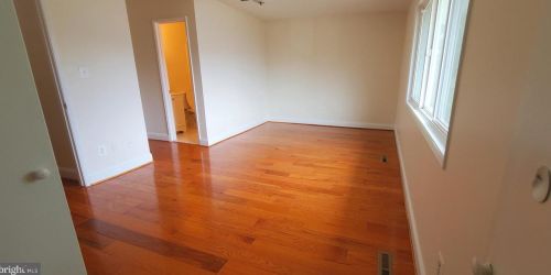 425 Reneau Way, Herndon VA  20170-4521 exterior