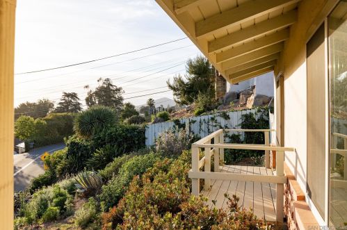 9444 Alto Dr, La Mesa, CA 91941-4227