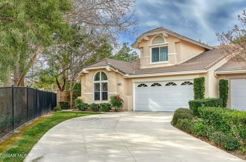 2003 Tulip Ave, Simi Valley, CA 93063-3543