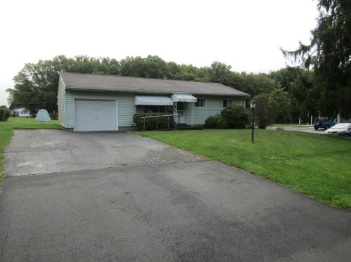 710 Donna Dr, Hermitage, PA 16148-2938
