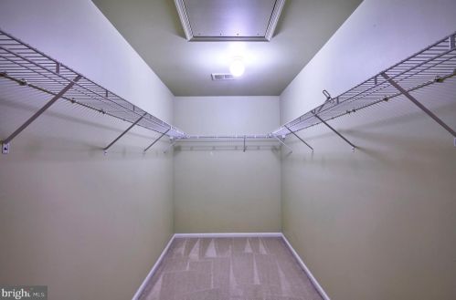 4 Millennium Dr, Columbus NJ  08022-2250 exterior