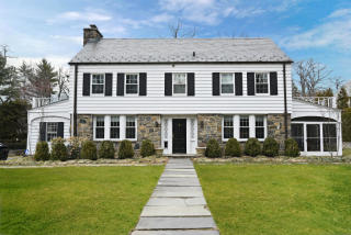 11 Harcourt Rd, Scarsdale, NY 10583-3005