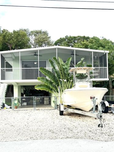52 Bonefish Ave, Key Largo, FL 33037-4765