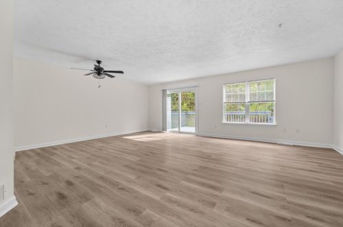 1023 Royal Dr, Canonsburg, PA 15317-5004