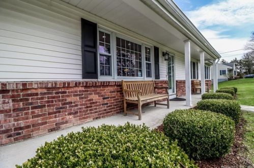 3 Inas Rd, Brookfield Center, CT 06804-3412
