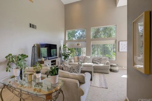 136 Valero Cir, Calabasas CA  91377-5551 exterior