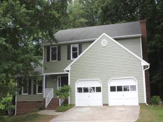 10 Sandhurst Ct, Durham, NC 27712-9529