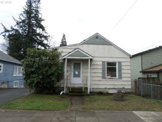 3922 Gladstone St, Portland, OR 97202-3138