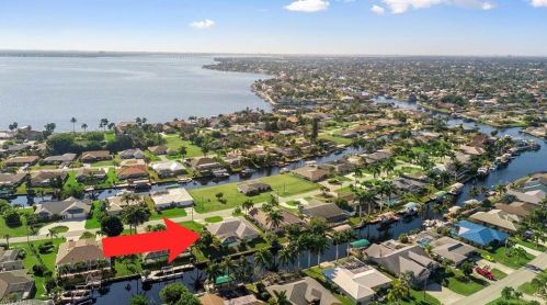 2263 27th St, Cape Coral, FL 33904-3363