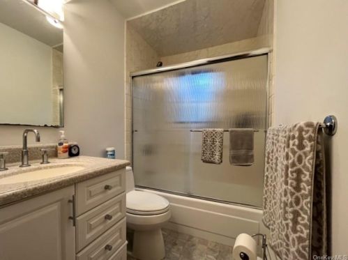 16 James St, Washingtonville NY  10992-1406 exterior